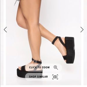 FASHION NOVA sandals